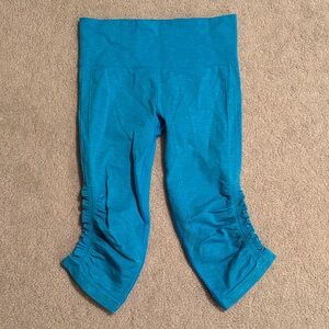 Lululemon Blue Cropped Leggings Size 6